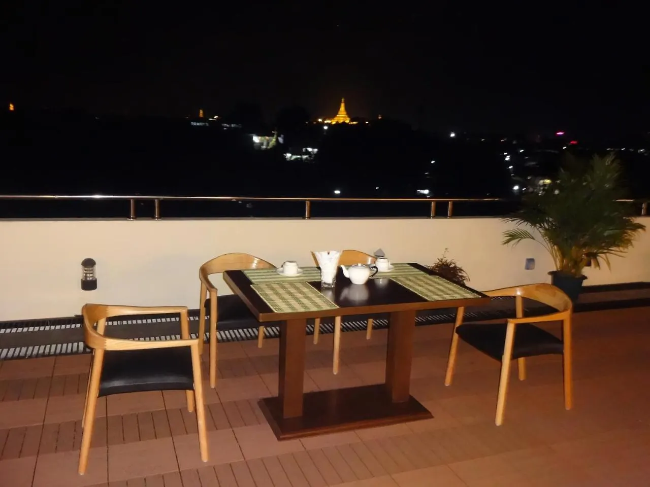 Virati Hotel Yangon